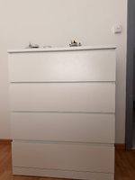 Weiße Kommode mit 4 Schubladen