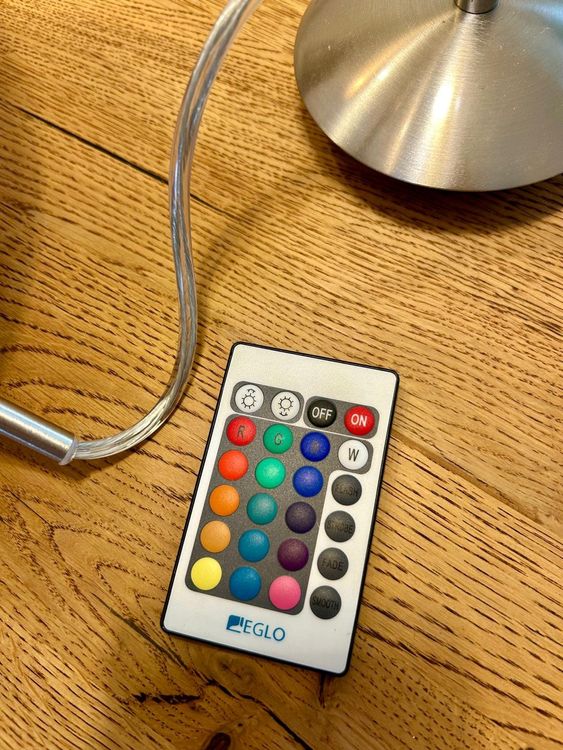 Eglo Lustres & lampes de plafonds: Moderne LED-Hängelampe, milticolor mit Fernbedienung – D'occasion à Balzers par ste_v6vc 2