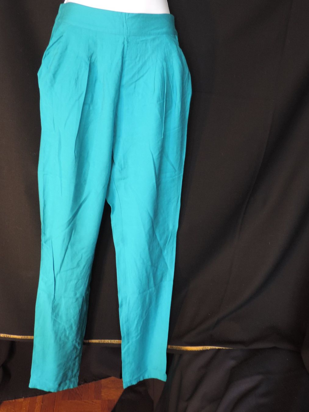 Pantaloni: pantalon léger et souple bleu turquoise – Nuovo (secondo la descrizione) da Genève venduto da Axelle333 1