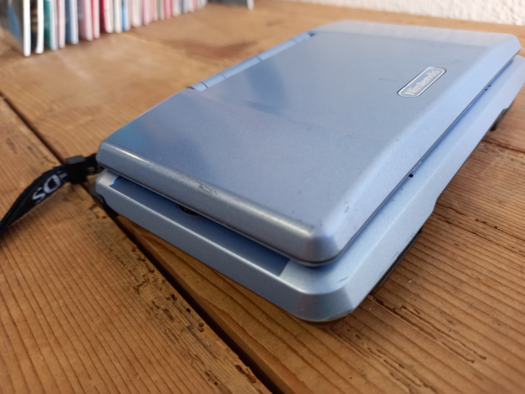 Nintendo Console: Nintendo DS Blau mit acadapter – Usato da Prez-vers-Siviriez venduto da Monija70 7