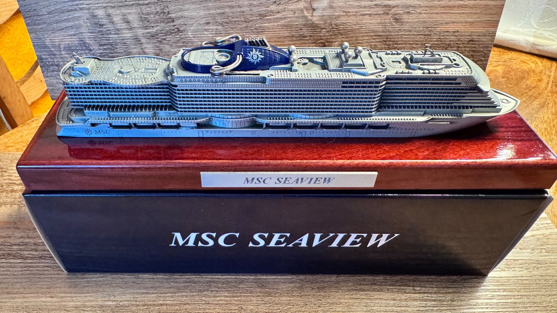 Kit di modellismo & Modellini statici: MSC SEAVIEW - MEGA Kreuzfahrtschiff - Schiffsmodell – Nuovo e nell'imballaggio originale da Rheinfelden venduto da Shuttle10 2