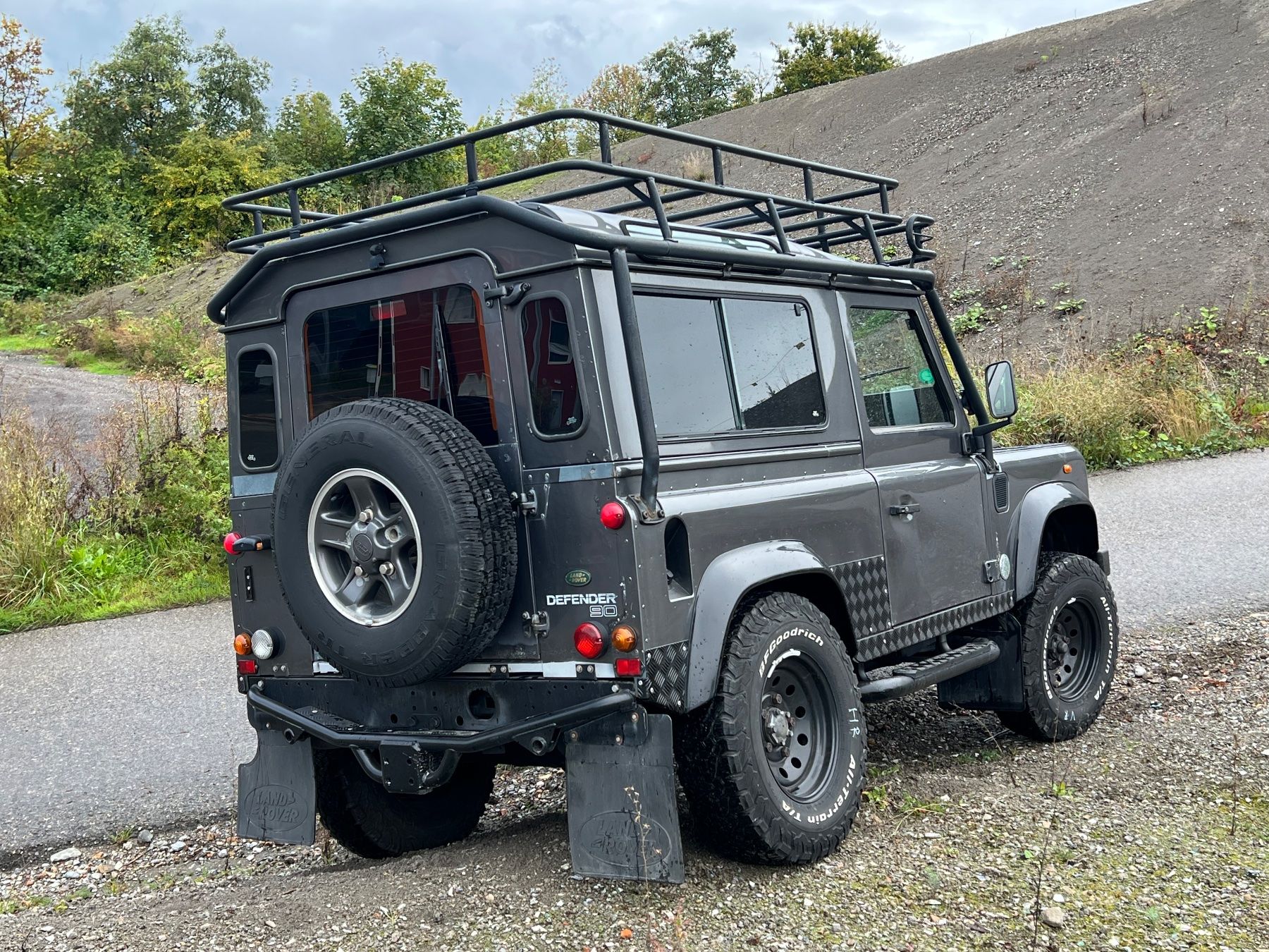 Landrover Defender Td90 Tomp Raider (Gebraucht) in Steinach für CHF ...