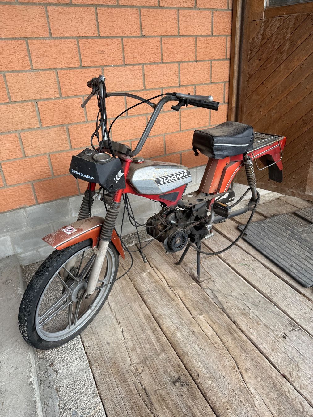 Zündapp Cyclomoteurs: Zündapp 460/23 Töffli – Défectueux à Fahrni b. Thun par Salzberger-FZH 1
