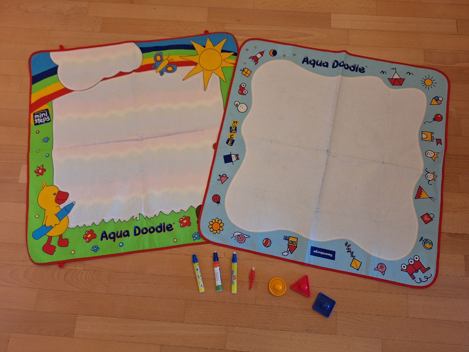 Ravensburger Giocattoli: Aqua Doodle Set mit 2 Matten & Zubehör – Usato da Oberrieden venduto da man_9tm2