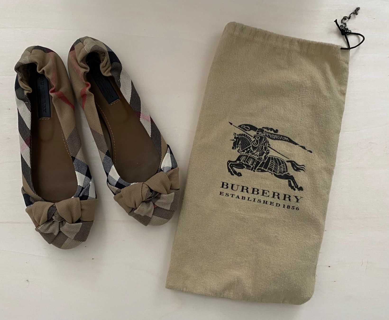 Burberry Scarpe da donna: Burberry Ballerinas Gr. 39 – Usato da Zürich venduto da ves_w6wl