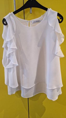 Tolle GUESS Sommer-Bluse mit Volants, Grösse S, neuwertig