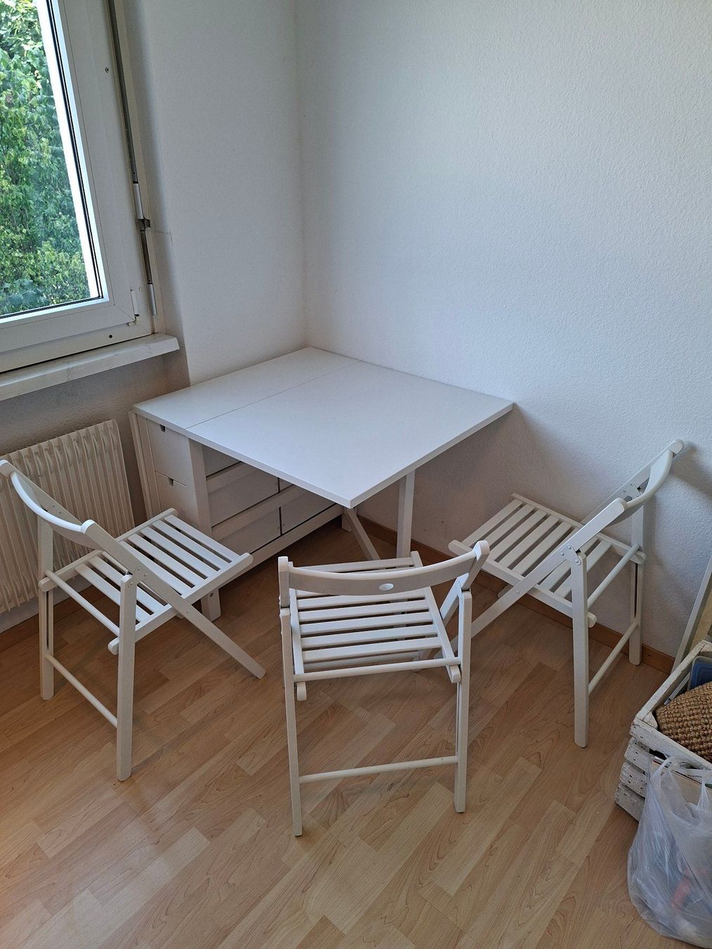 Set di tavolo e panche: Tisch Klapptisch mit 3 Stühlen – Usato da Buchs SG venduto da FelixPl