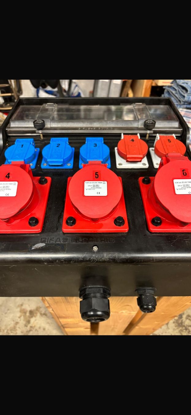 GIFAS Elektrotechnik: Elektroverteilkasten Gifas – Gebraucht aus Gränichen von Oldski 2