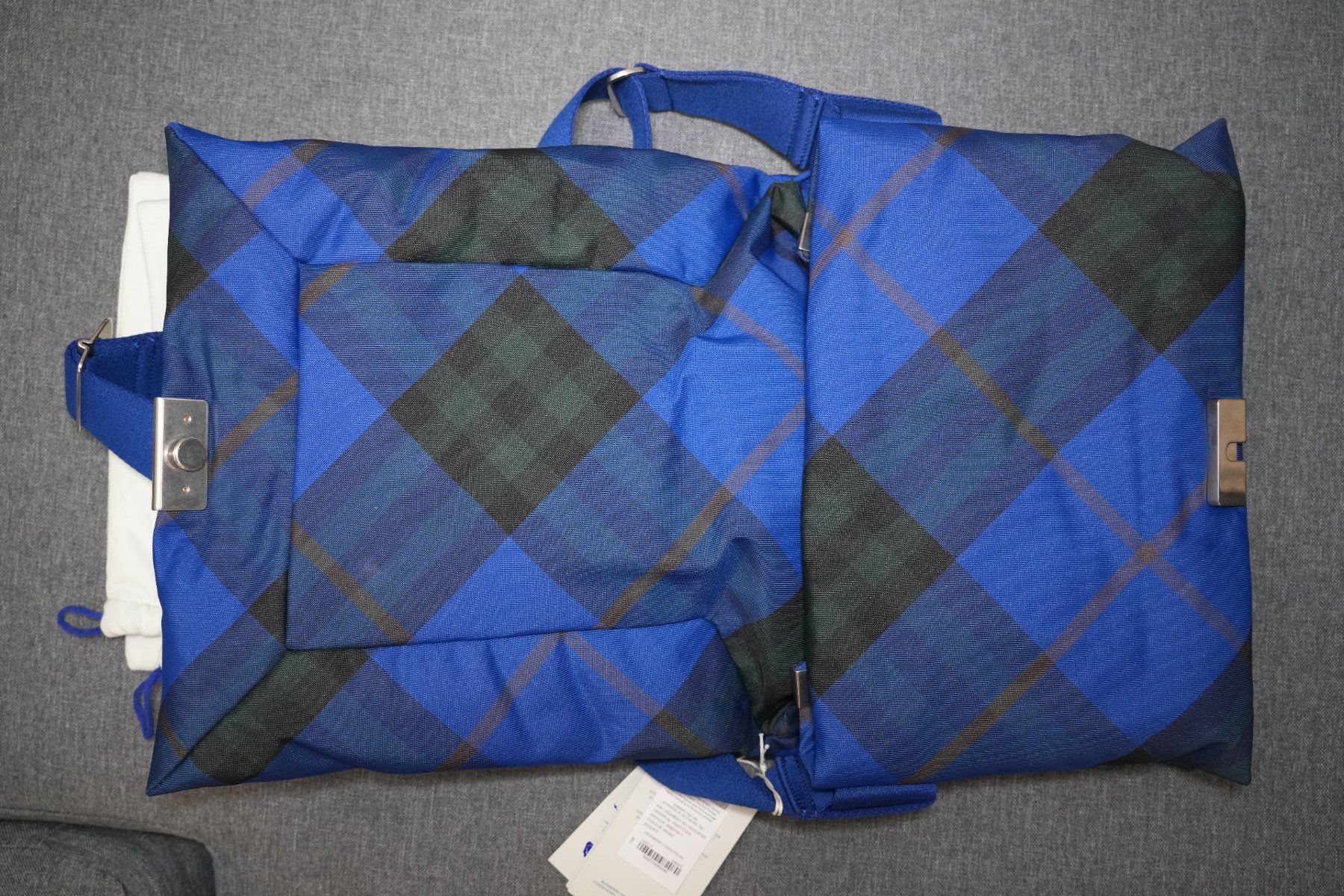 Burberry Borse: Burberry Pillow Bag – Nuovo (secondo la descrizione) da Neuchâtel venduto da yan_lq56 4
