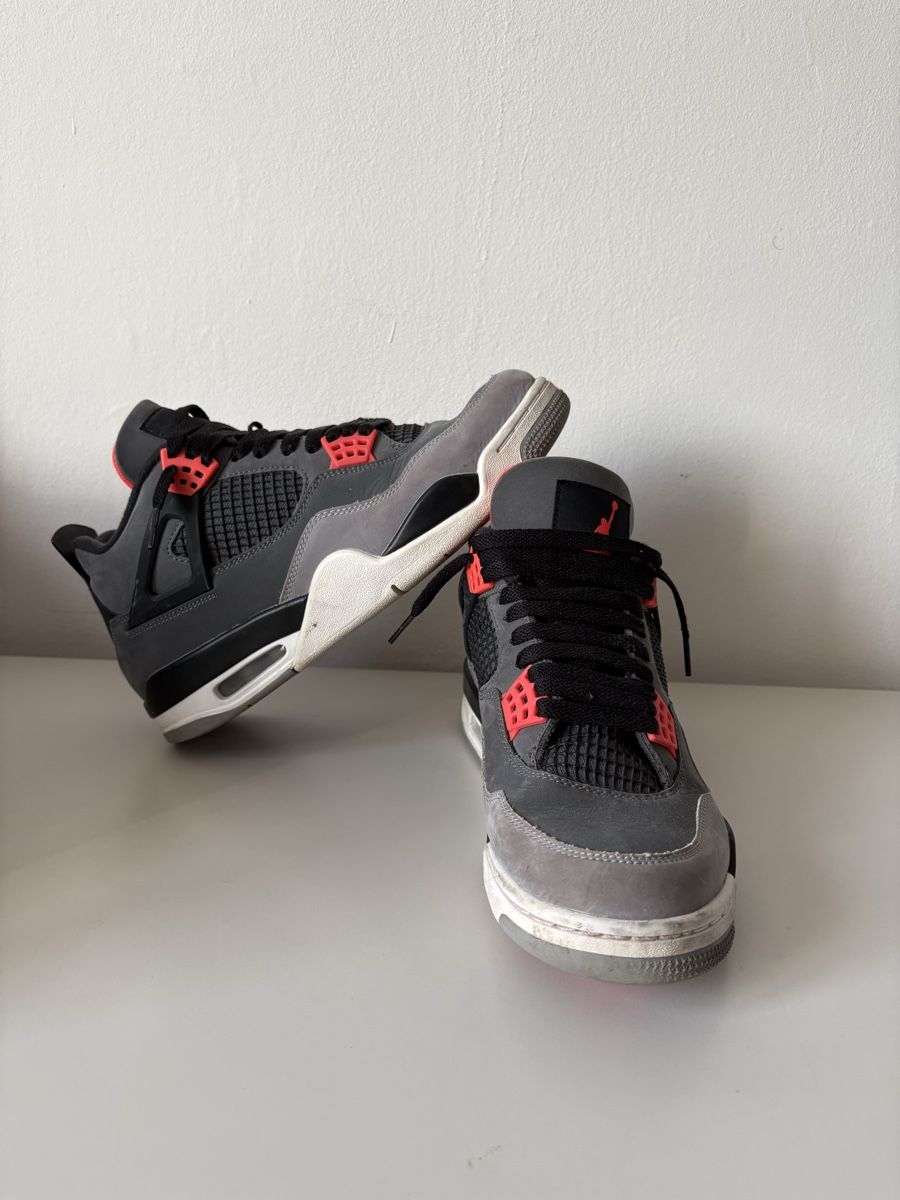 Jordan Scarpe da uomo: Jordan 4 Retro Infrared – Usato da Reconvilier venduto da oliver008