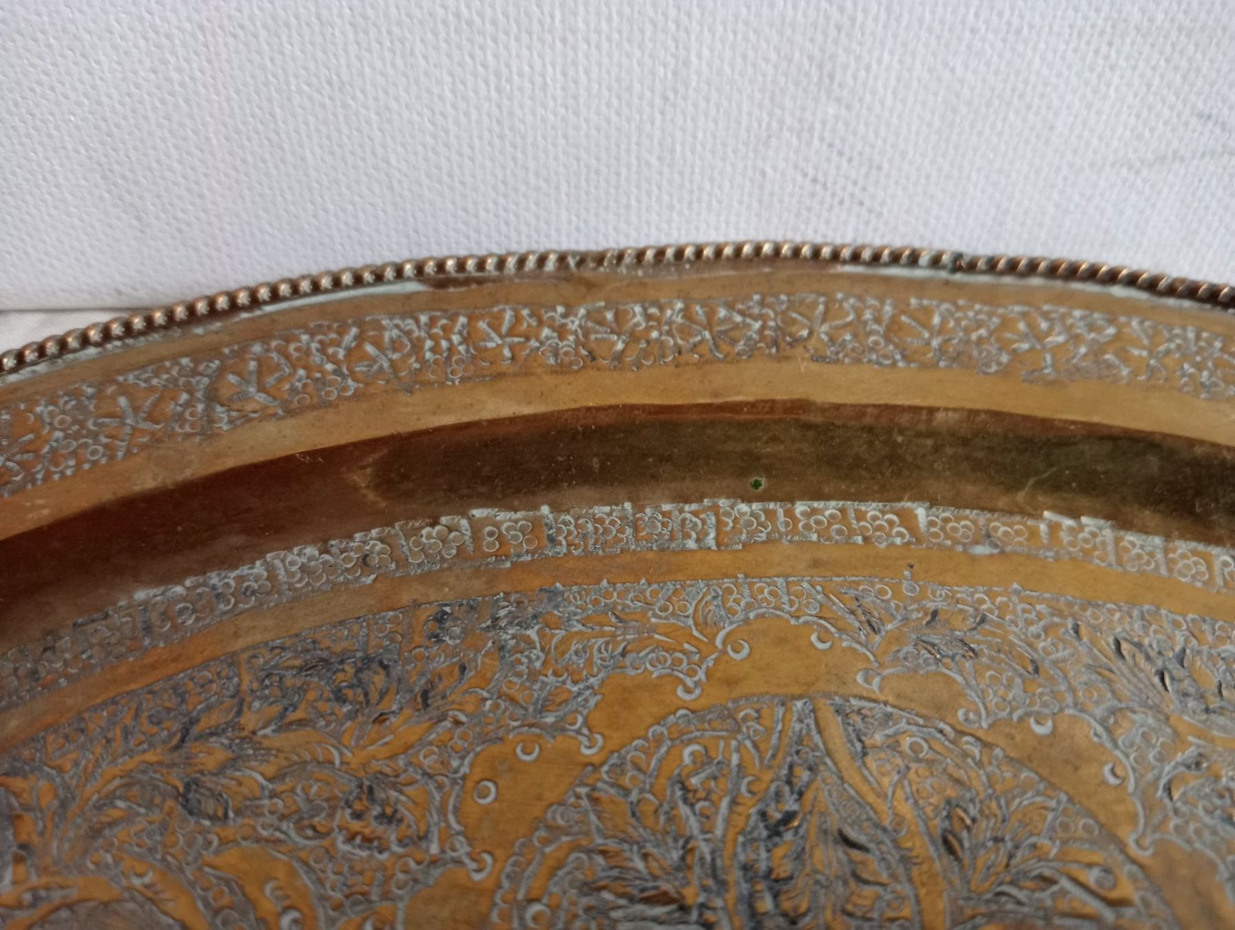 Piatti di portata: Vintage Messing Tablett mit  Becher orientalisch Handarbeit – Usato da Oberdorf BL venduto da Barocki888 8