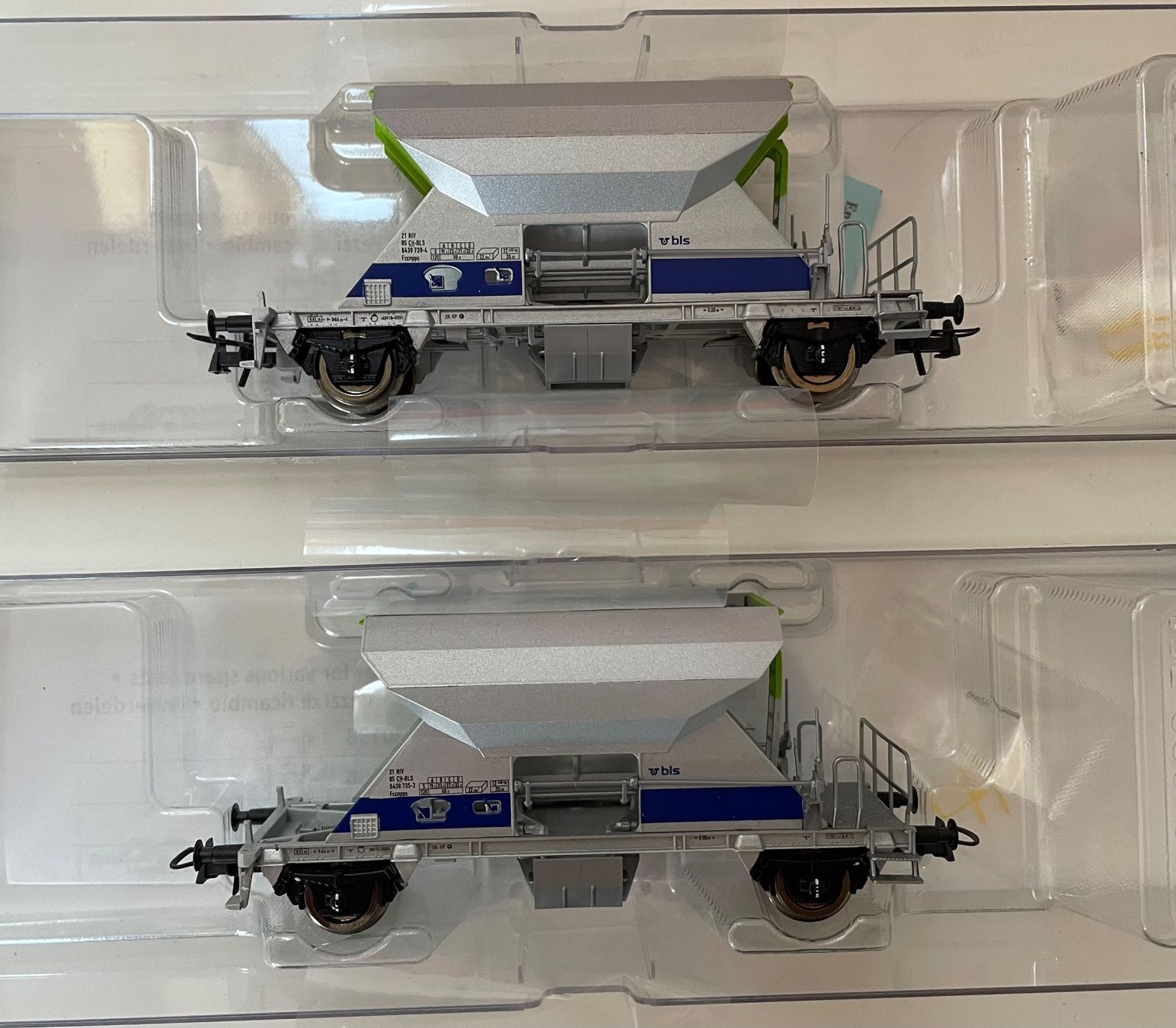 Roco Modellini di ferrovie: Roco 67051 BLS Schotterwagen 2-teilig – Usato da Blumenstein venduto da Ritschi