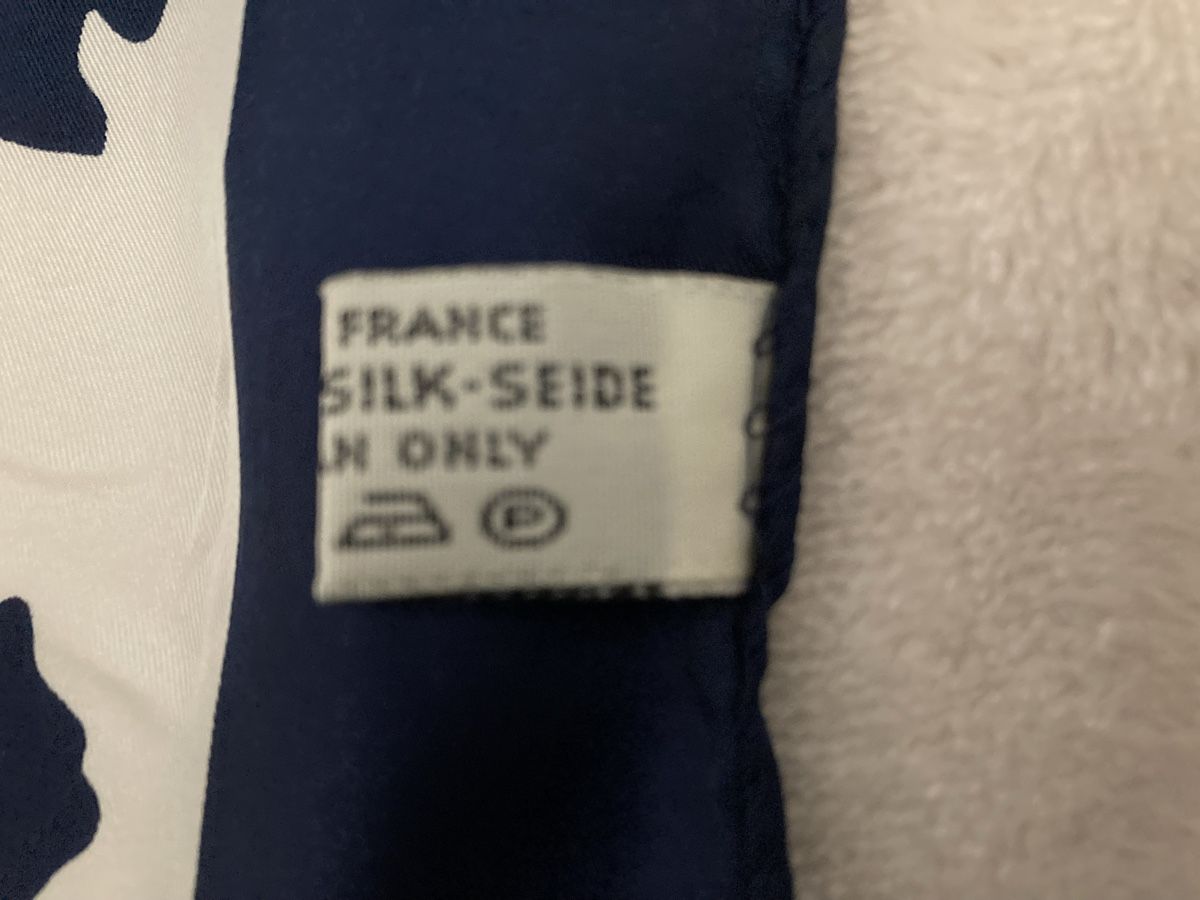 Foulard & Sciarpe: Foulard Westie von Agatha Seide – Usato da Widen venduto da nigella90 4