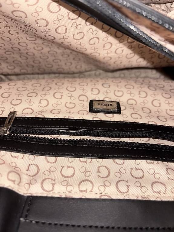 Taschen für Damen: Guess Handtasche wie Neu – Gebraucht aus Bremgarten AG von david12345 2