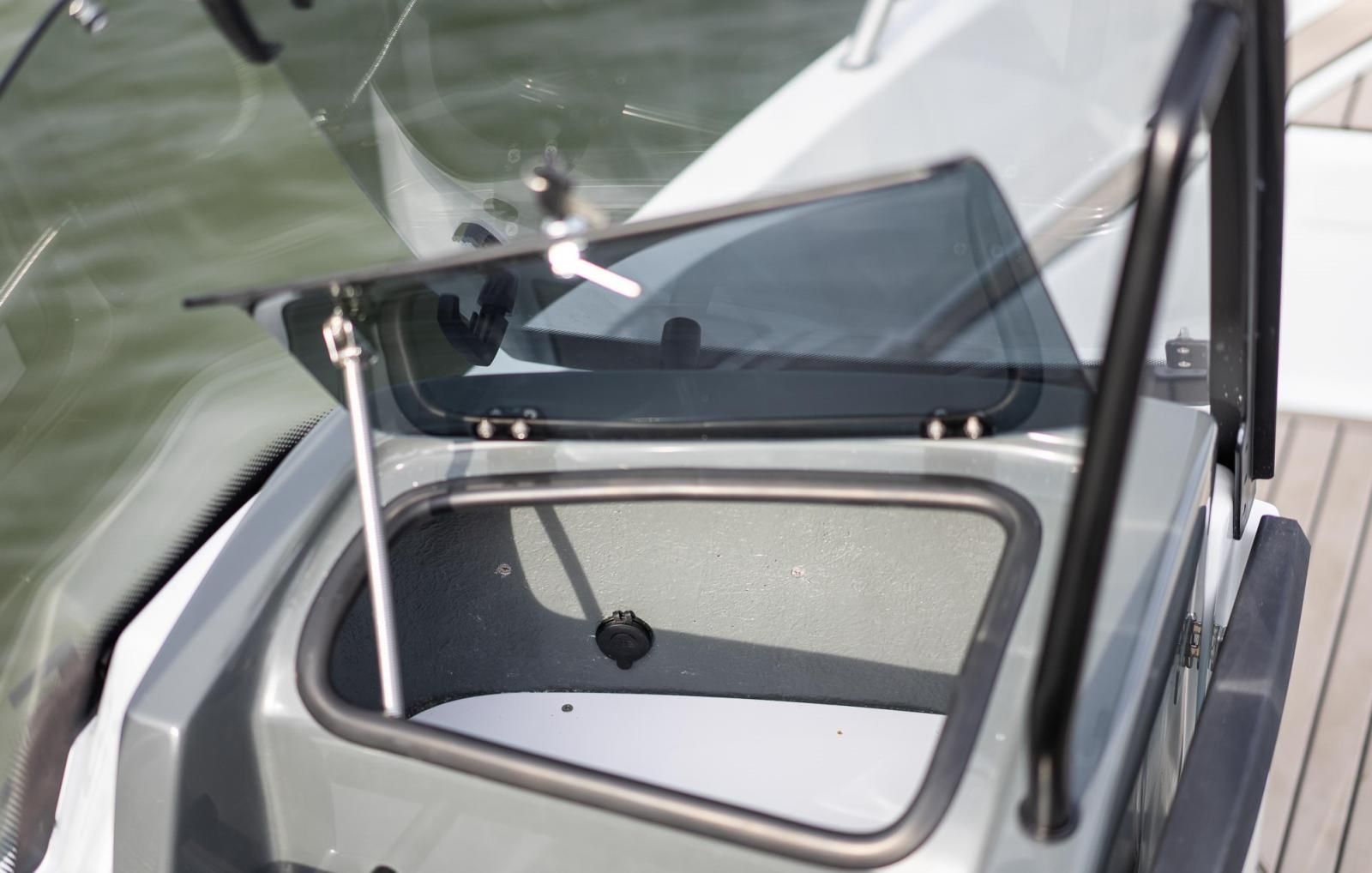 Yamarin Barche: Yamarin 50BR mit Liegeplatz – Nuovo e nell'imballaggio originale da Biel/Bienne venduto da BootszentrumBiel 6