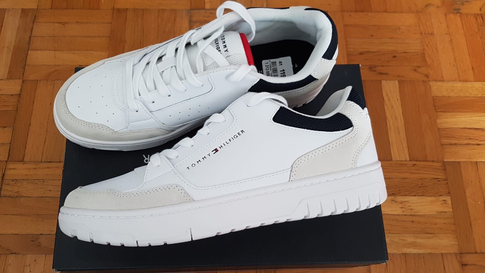 Tommy Hilfiger Scarpe da uomo: Sneaker Tommy Hilfiger,Leder,Gr.41. – Nuovo e nell'imballaggio originale da Zürich venduto da ata_c8nh