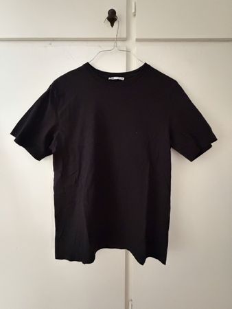 T-shirt Zara nera taglia M Made in India