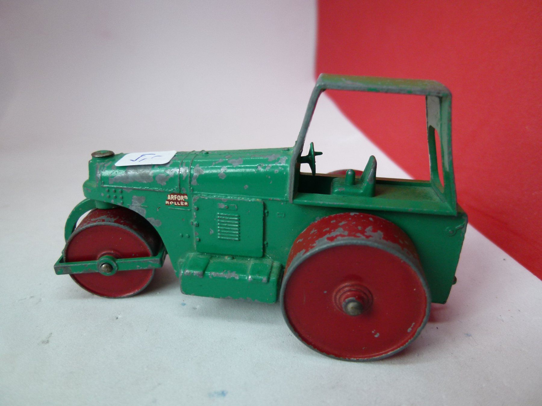 Matchbox Modellini d'auto: ab 5.--  Matchbox - Aveline Road Roller KS 9 - %Liquidation% – Usato da Reiden venduto da alpina2