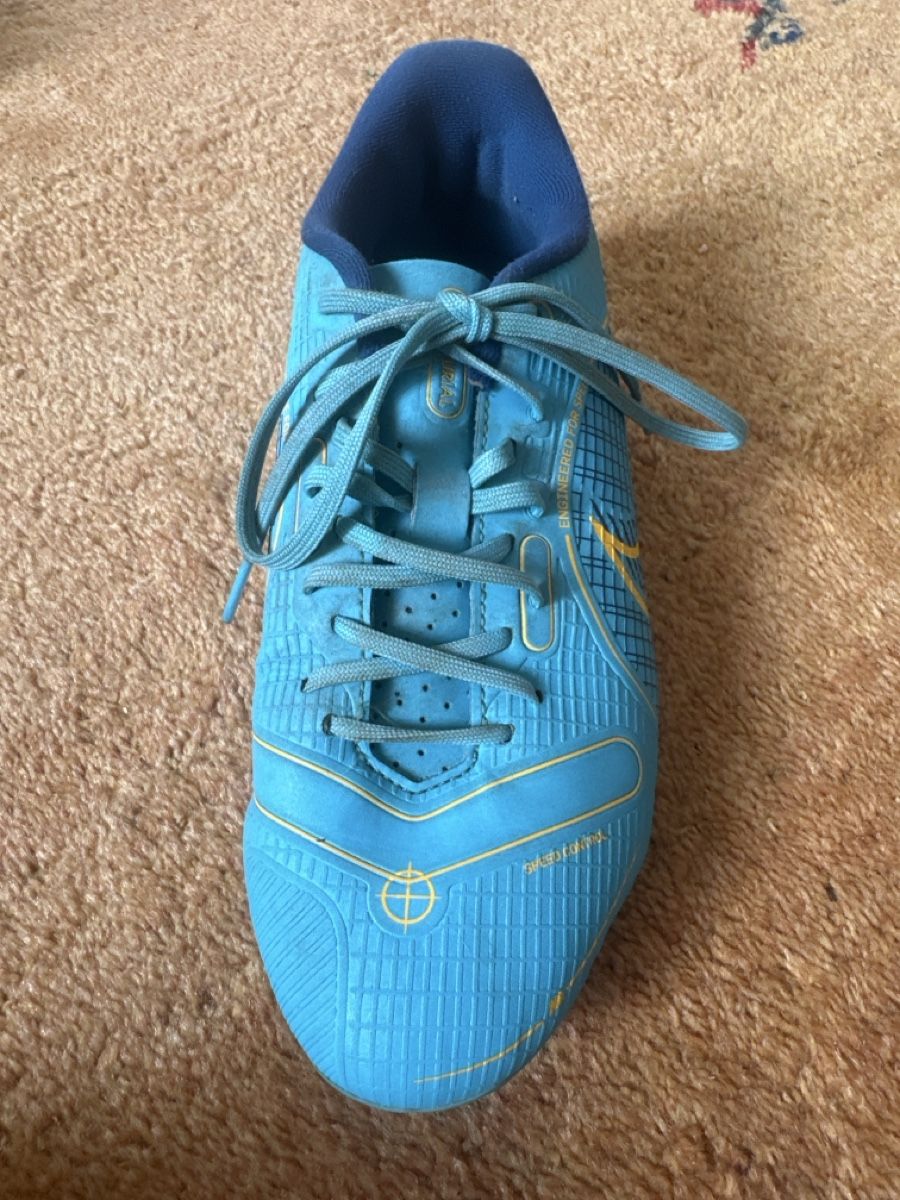 Schuhe für Jungen: Fussballschuhe Nike Grösse 36 – Gebraucht aus Lützelflüh-Goldb von ama_l2lp 1