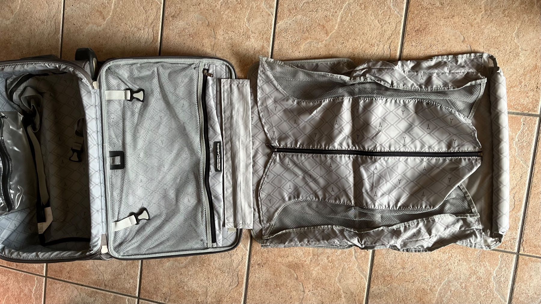 Valigie: Travelpro Rolling Suitcase – Usato da Leysin venduto da thedude3 5