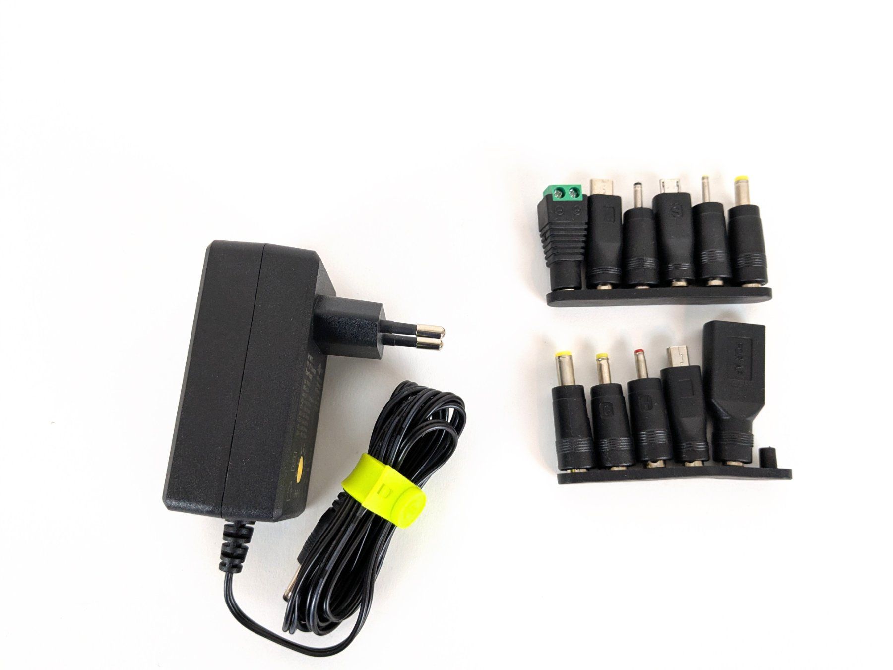Caricabatterie: GOOBAY Universal Power Supply 3V-12V – Nuovo (secondo la descrizione) da Thun venduto da Restwert_Thun 3