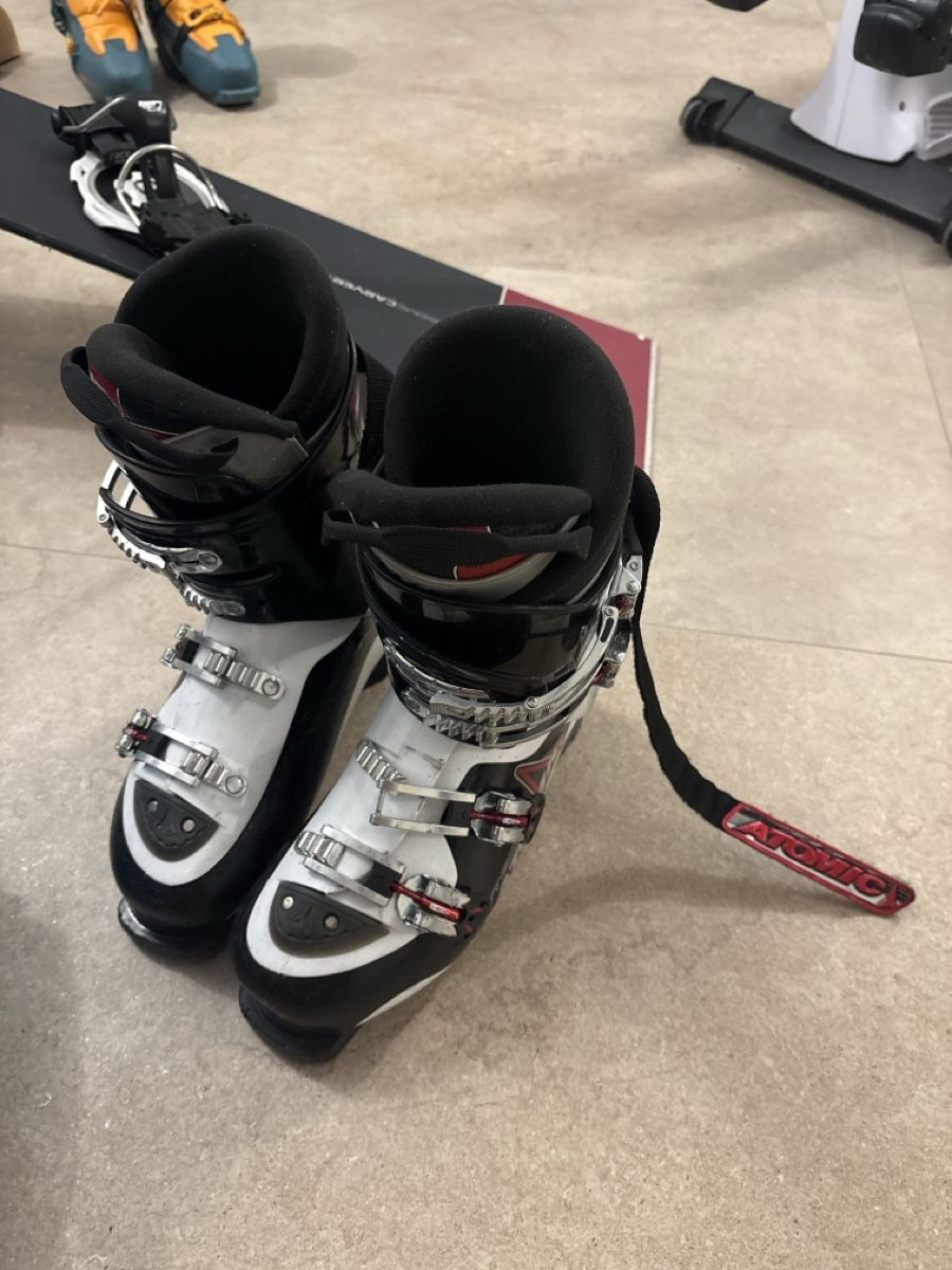 Atomic Scarpe da uomo: Chaussure de ski  – Usato da Vevey venduto da nat_x228