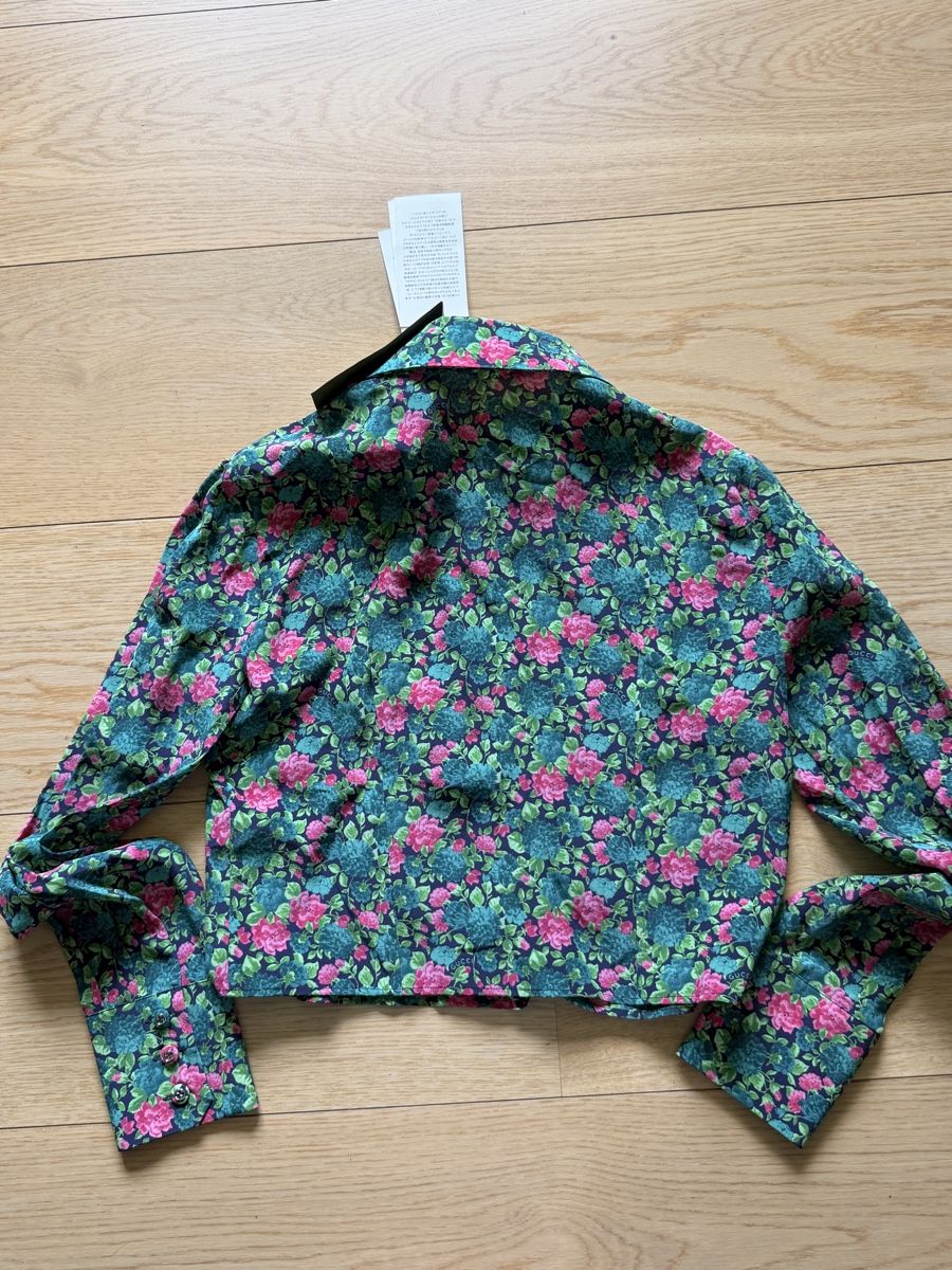 Gucci Chemisiers: Gucci Bluse – Neuf avec emballage d'origine à Zürich par cha_y9x8 3