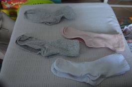 NO 24 - 4 X SOCKEN NEU