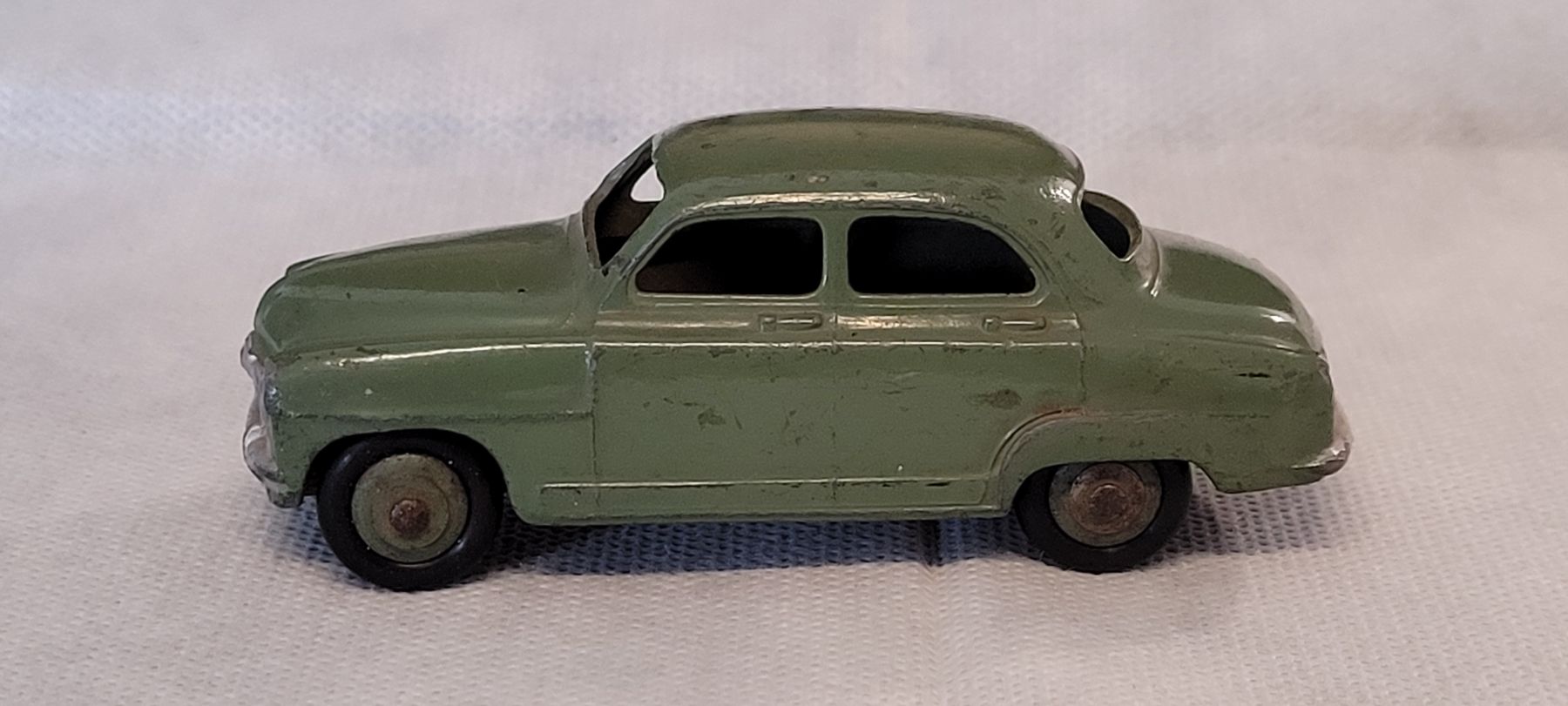 Dinky Toys Modellini d'auto: Dinky Toys Simca 9 Aronde verte, 24U – Usato da Delémont venduto da Forexmi 1
