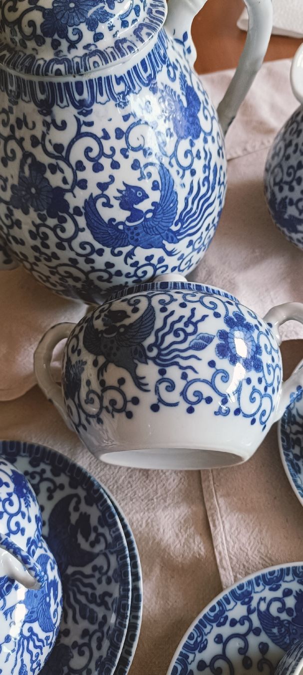 Set di piatti: Set tazzine e caffettiera blu e bianche con fenice . Japan  – Usato da Lugano venduto da ycd_rv8h 3