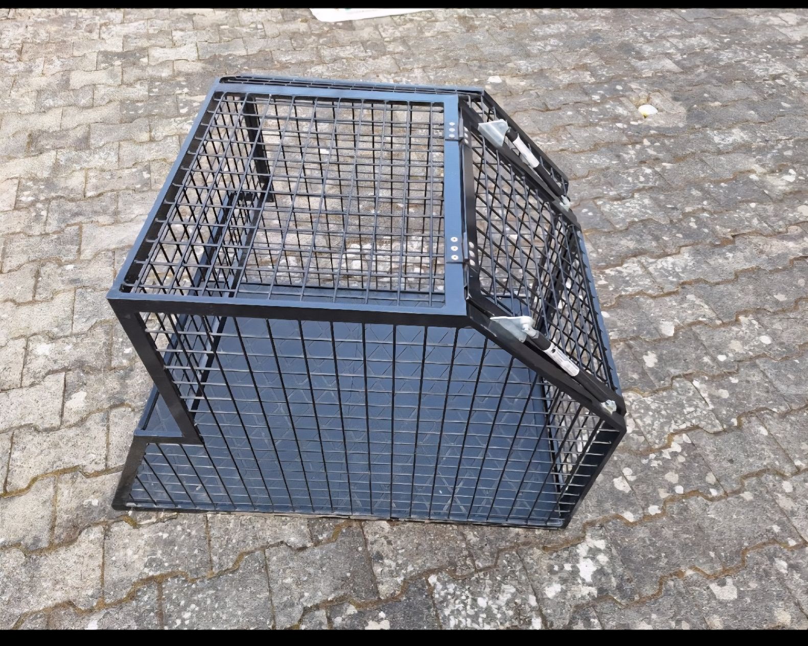 Käfige, Transport & Sicherheit: Hundebox – Gebraucht aus Waltenschwil von Noomi 2