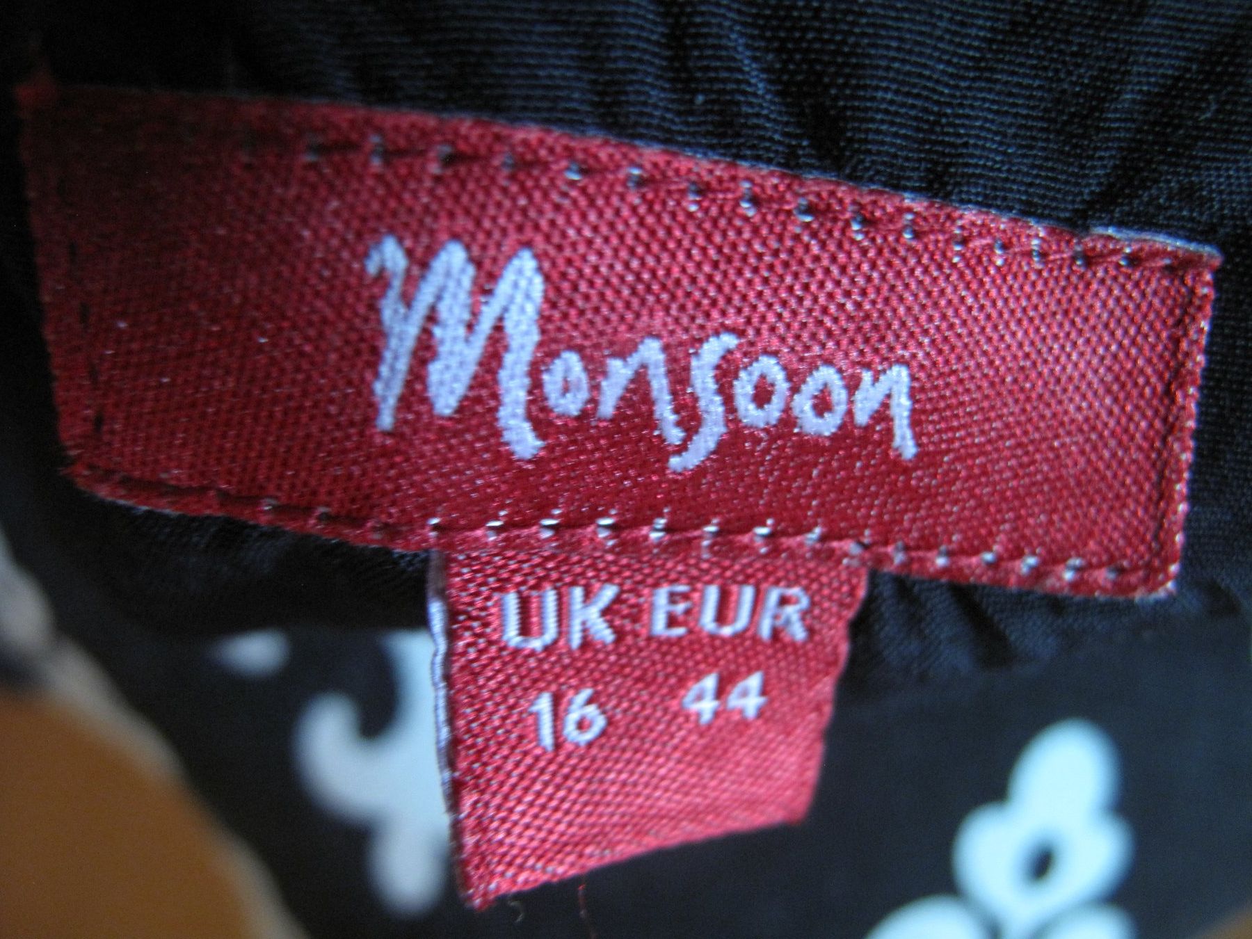 Chemisiers: Monsoon Bluse  Gr.44 SEIDE – D'occasion à glarus par Engel_888 3