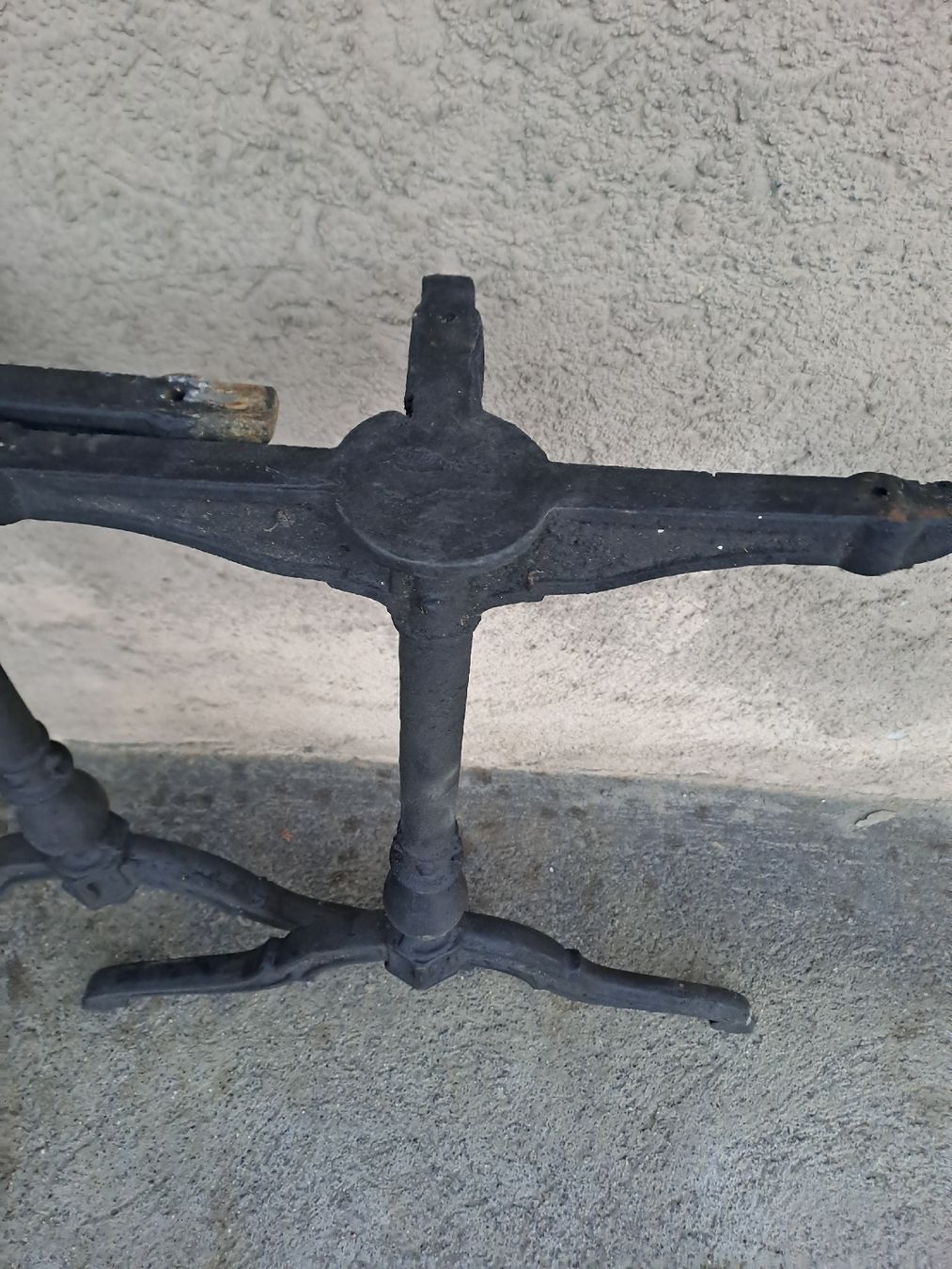 Altri mobili d'antiquariato: Tischfuss Jugendstil – Usato da Gebenstorf venduto da suroh 2