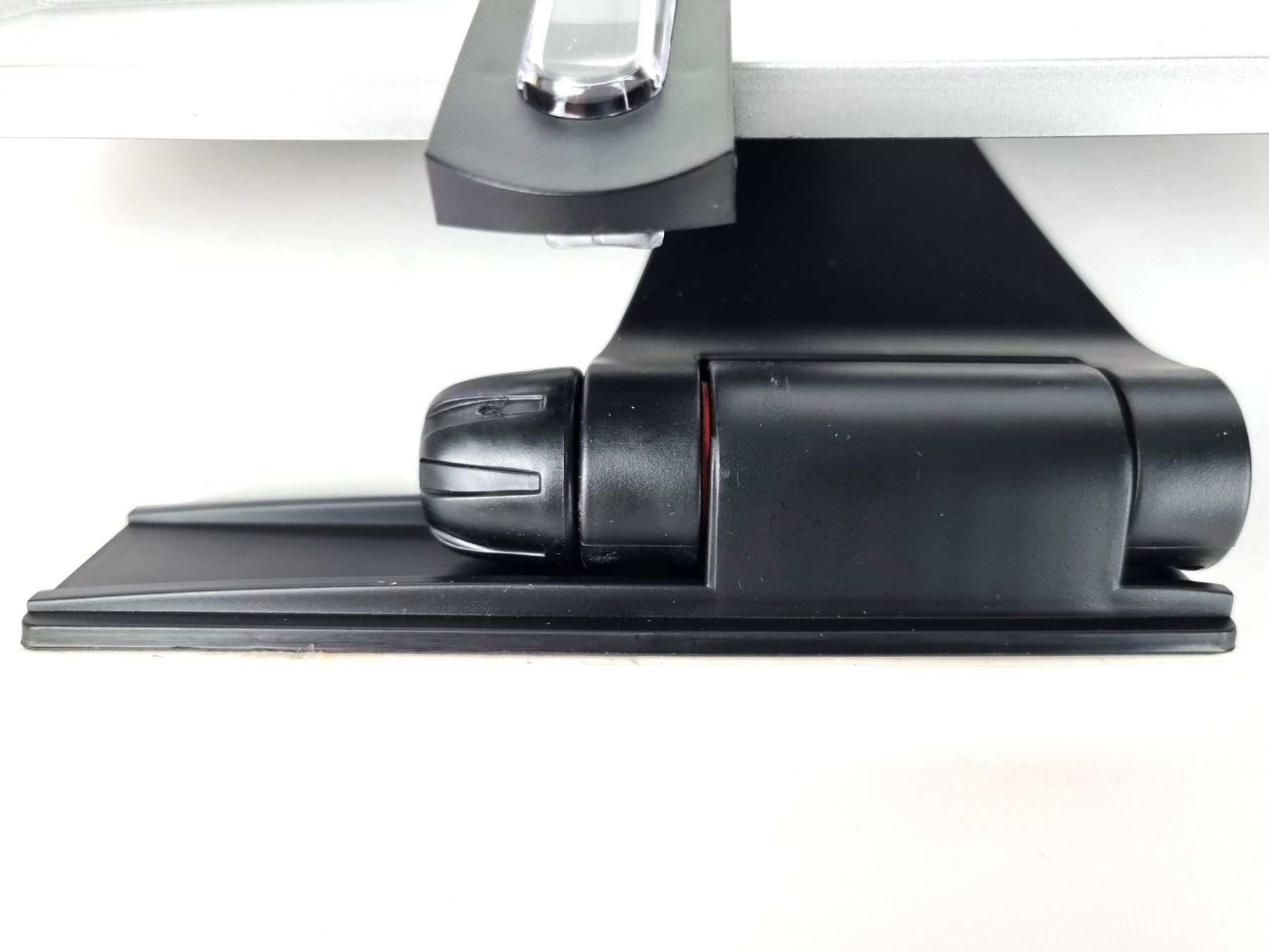 Fellowes Staffa per monitor: Monitor-Konzepthalter – Usato da Urtenen-Schönbühl venduto da Restwert_Schoenbuehl 5