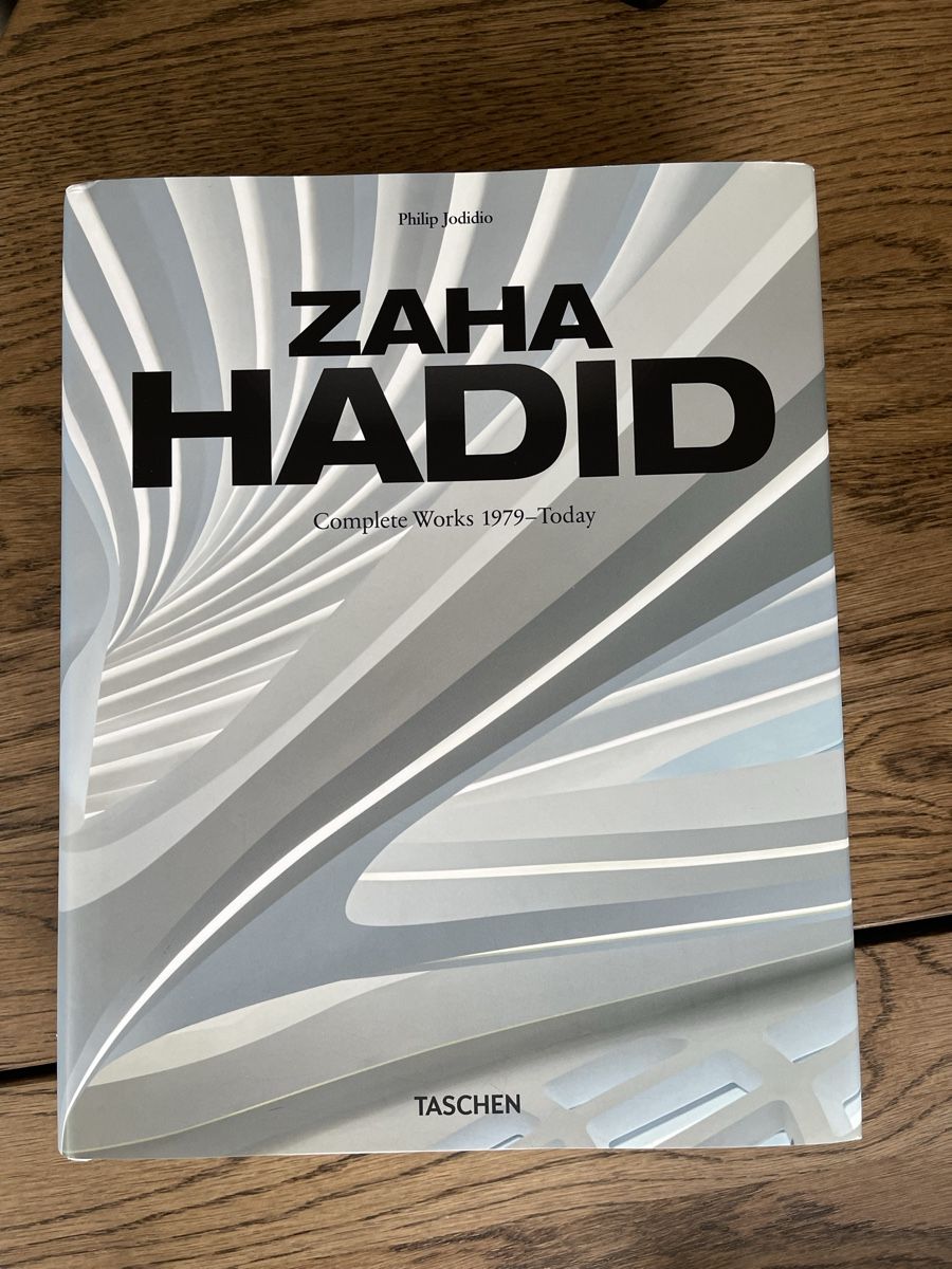 Bücher: Zaha Hadid table book – Gebraucht aus Zürich von Giulio21