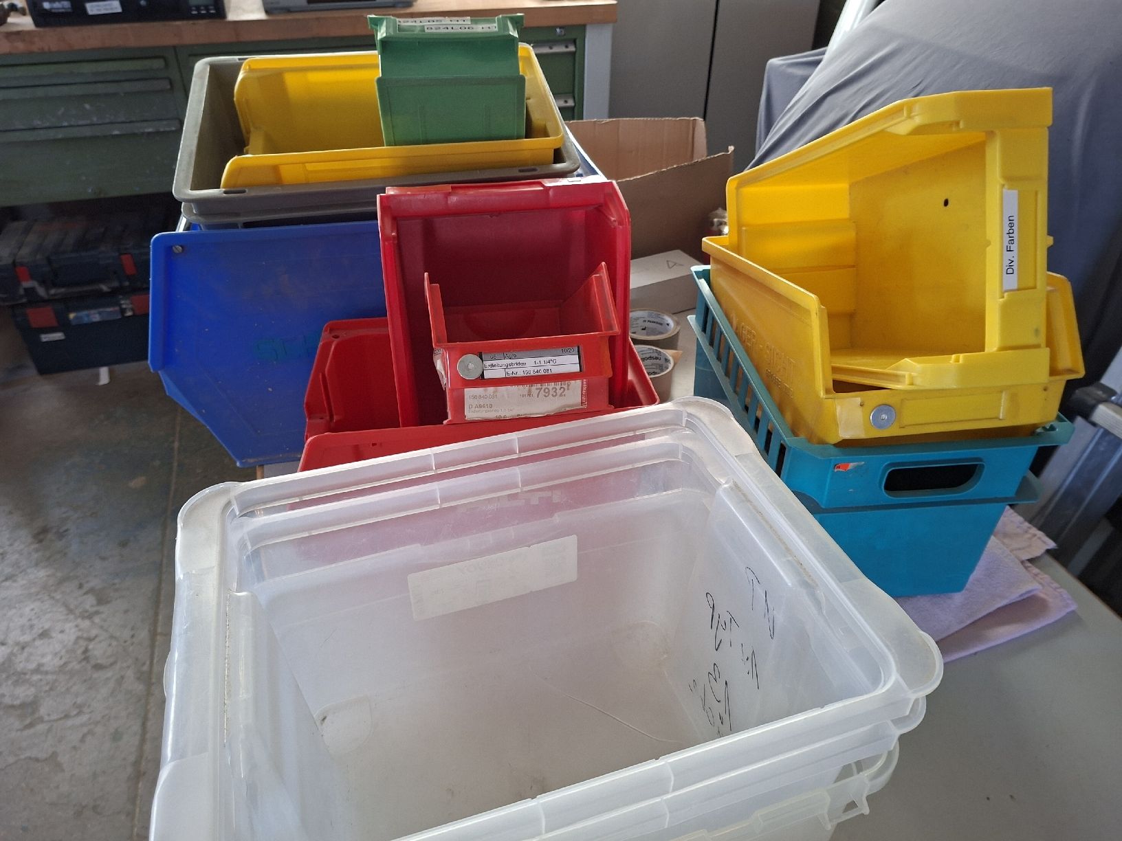 Contenitori & Simili: Sortiment Sichtlagerboxen diverse Farben gebraucht – Usato da Oberhasli venduto da Cortina