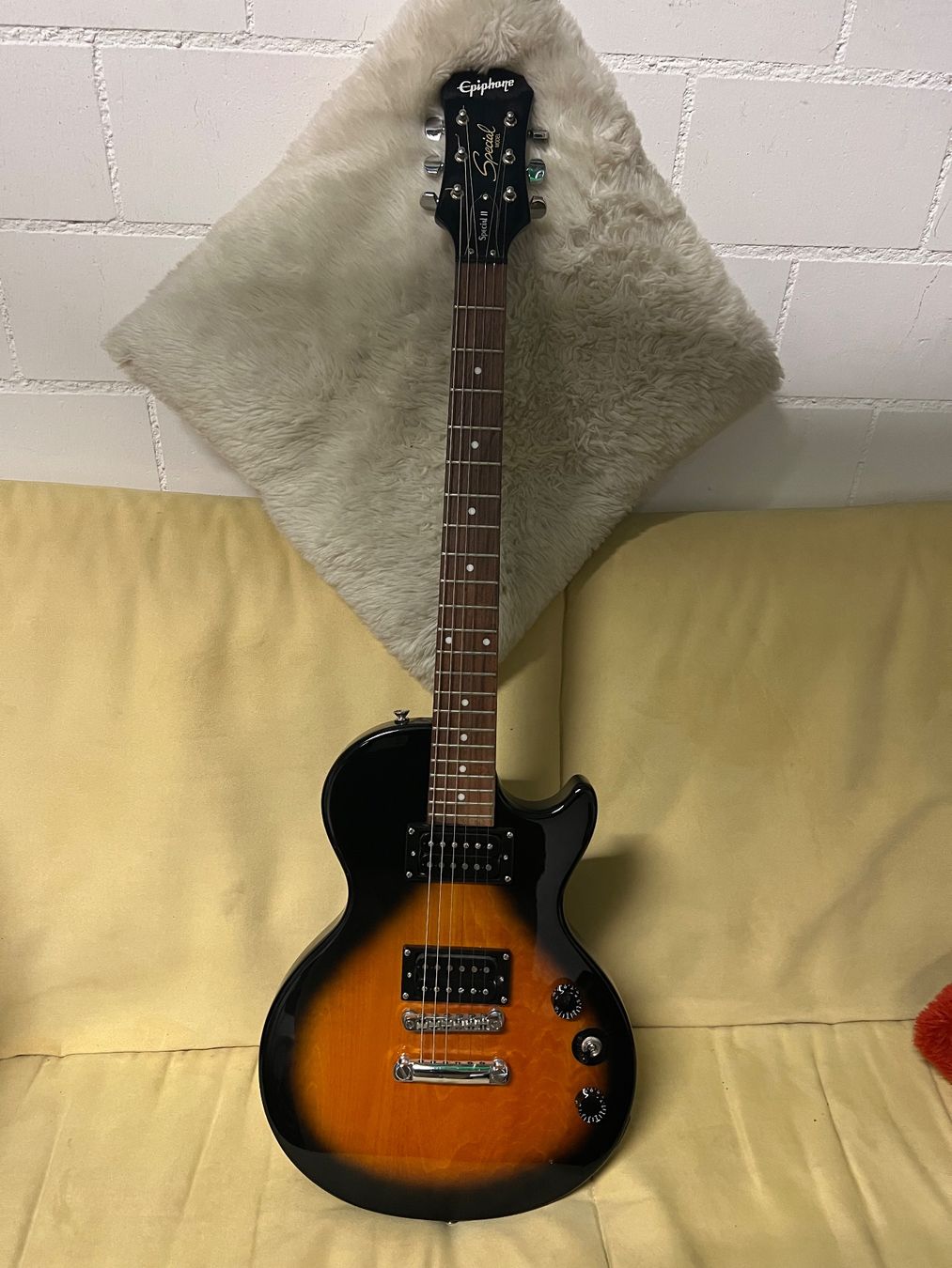Musikinstrumente: E-Gitarre Epiphone Special II Sunburst – Gebraucht aus Hochdorf von Brandnew 1