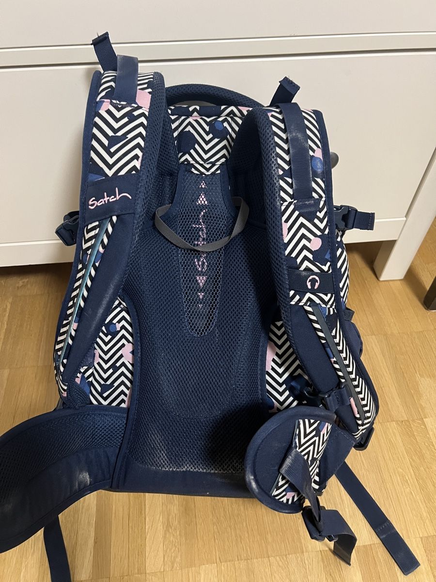 Satch Borse & Zaini: Satch Schulrucksack Navy Pink – Usato da Forch venduto da els_dl9k 1