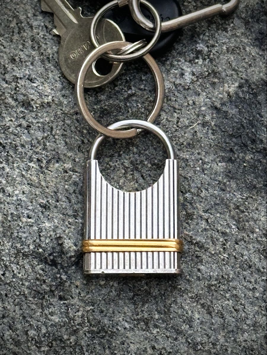 Cartier Schlüsselanhänger & - bänder: Cartier Trinity Padlock keychain – Gebraucht aus Zürich von RatsTreasure 3