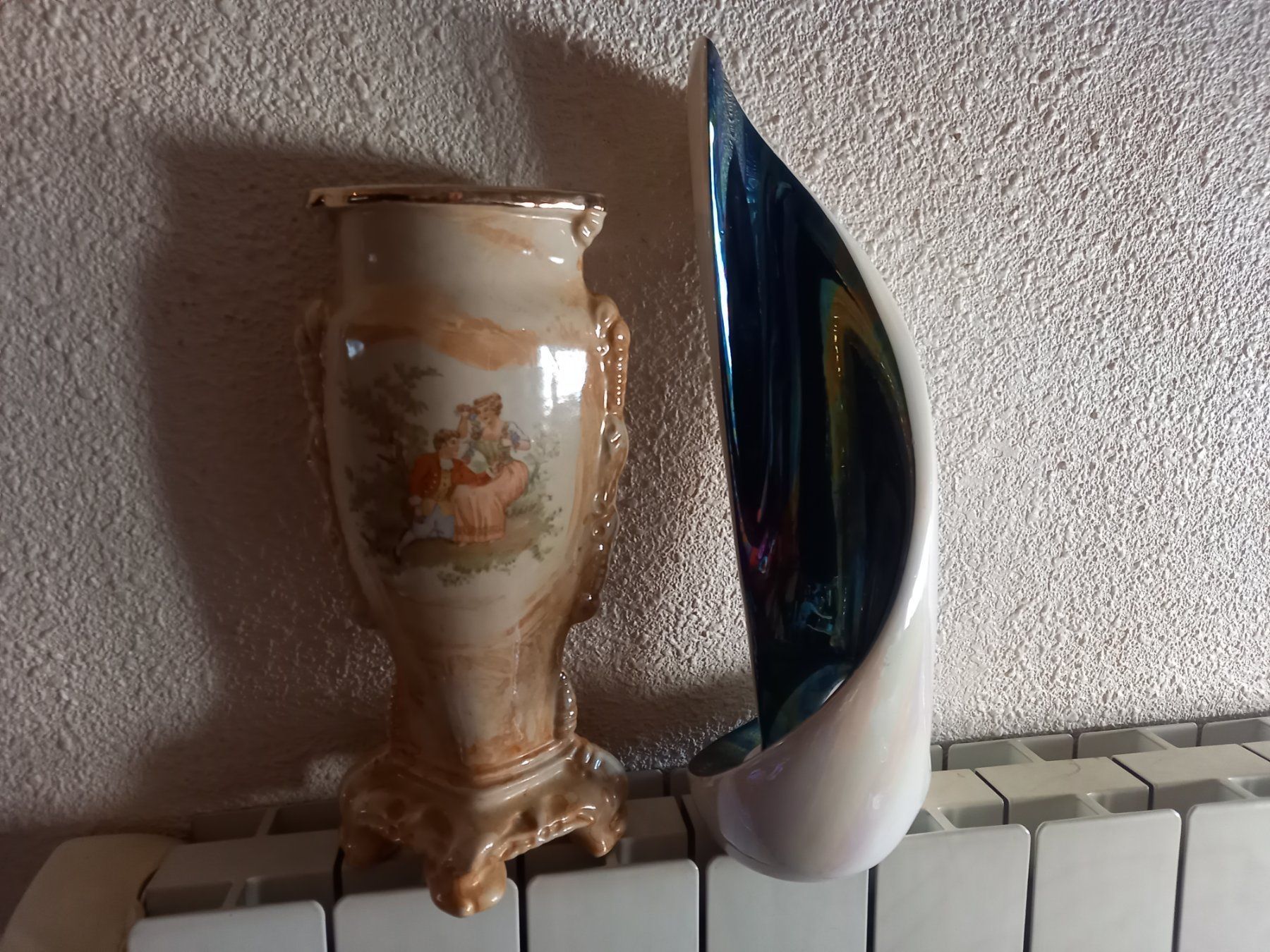 Vasen & Gefässe: 2 vases+ divers décor  pour décoration – Gebraucht aus GENEVE von goldforall 2