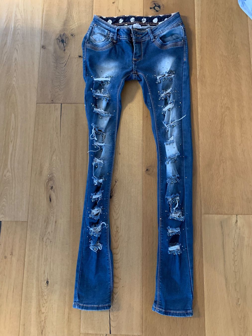 Jeans: Destroyed Jeans XS – Usato da Niederbipp venduto da Domenicana1984
