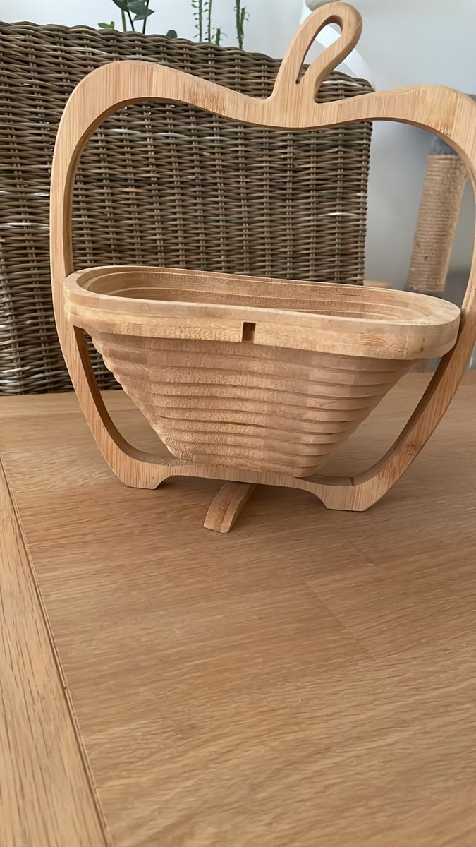 Altro per la casa: Faltkorb Apfelform Holz  – Usato da Aarau Rohr venduto da keedom 3