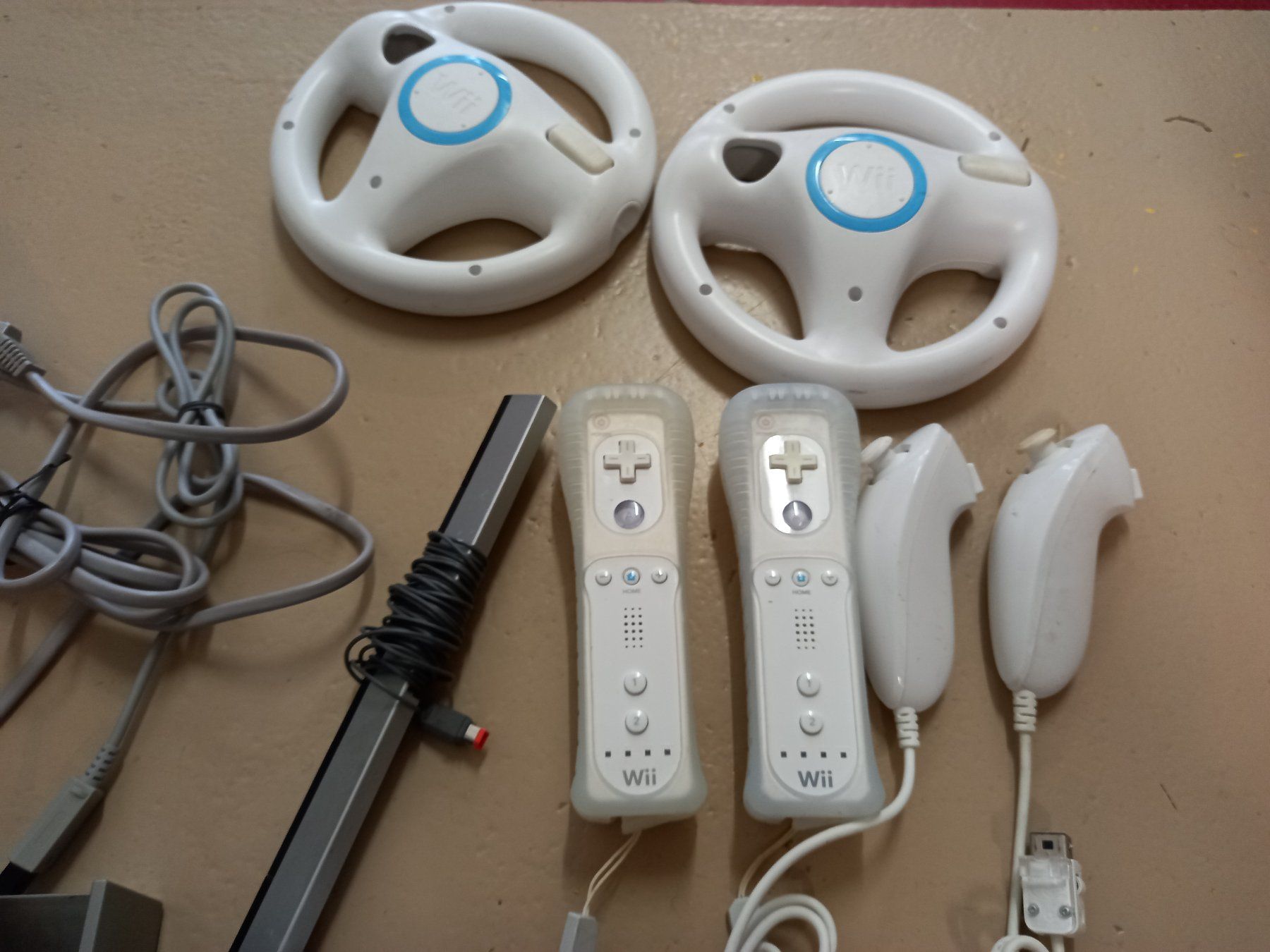 Nintendo Console: Nintendo Wii Konsol – Usato da Prez-vers-Siviriez venduto da Monija70 2