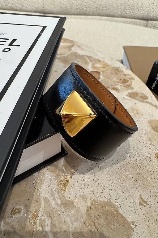 Hermès Bracciali & Braccialetti: HERMES LEDERARMBAND – Nuovo (secondo la descrizione) da Schwyz venduto da bofb