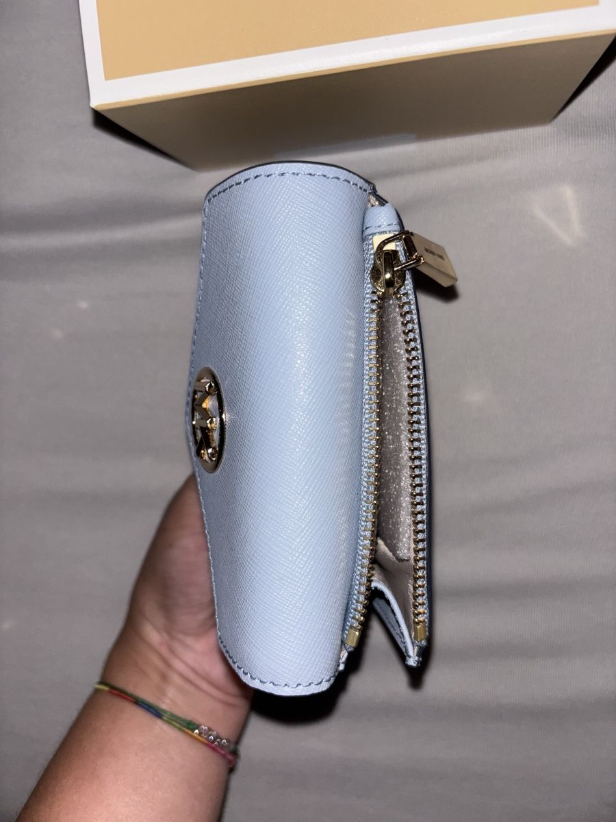 Michael Kors Portemonnaie: Michael Kors portefeuilles bleu ciel – Neu und originalverpackt aus Chêne-Bougeries von sor_9rzp 6