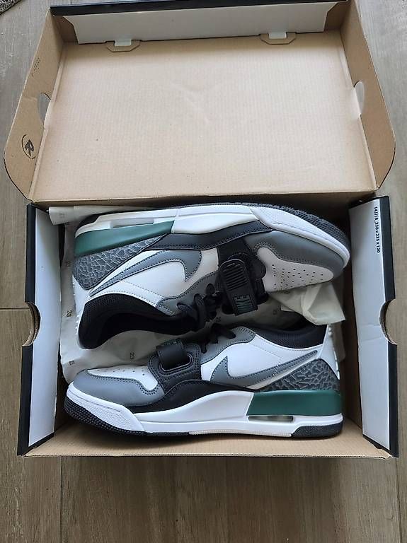 Herrenschuhe: Air Jordan Legacy – Gebraucht aus Oeschgen von Adr_6kwk