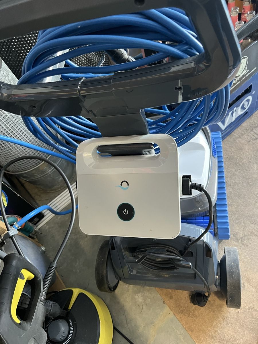 Dolphin Accessori per Piscine: Dolphin Poolroboter S200 Robotic Cleaner – Usato da Schenkon venduto da NCB77 3