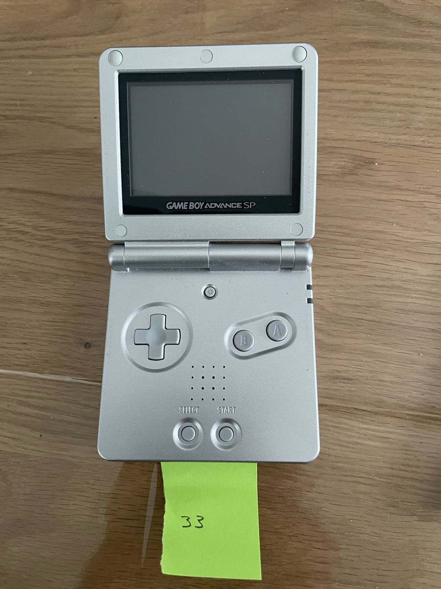 Giochi: Nintendo Game Boy Advance SP Silber  – Usato da Bazenheid venduto da Toni0141