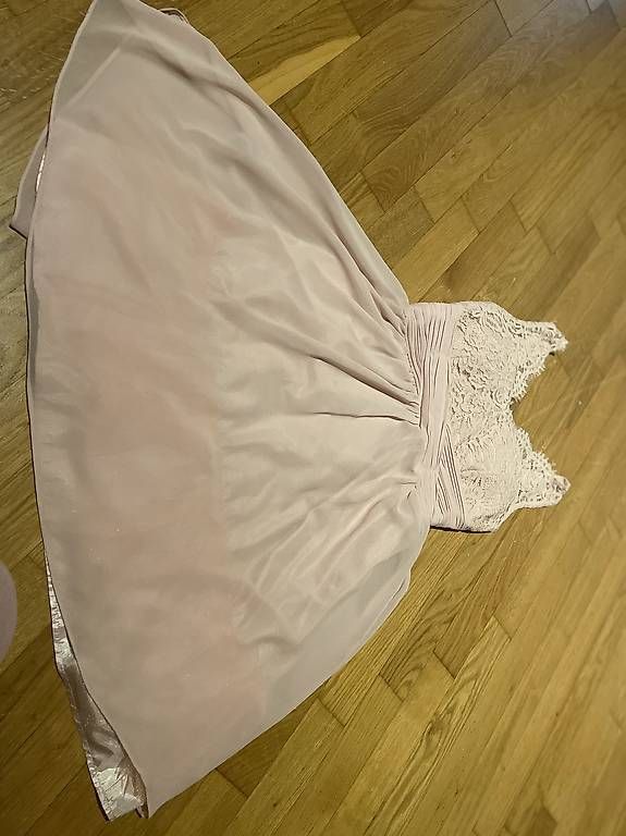 Kleider: Vendo bellissimo vestito rosa antico  – Gebraucht aus Maroggia von ila_bb5l