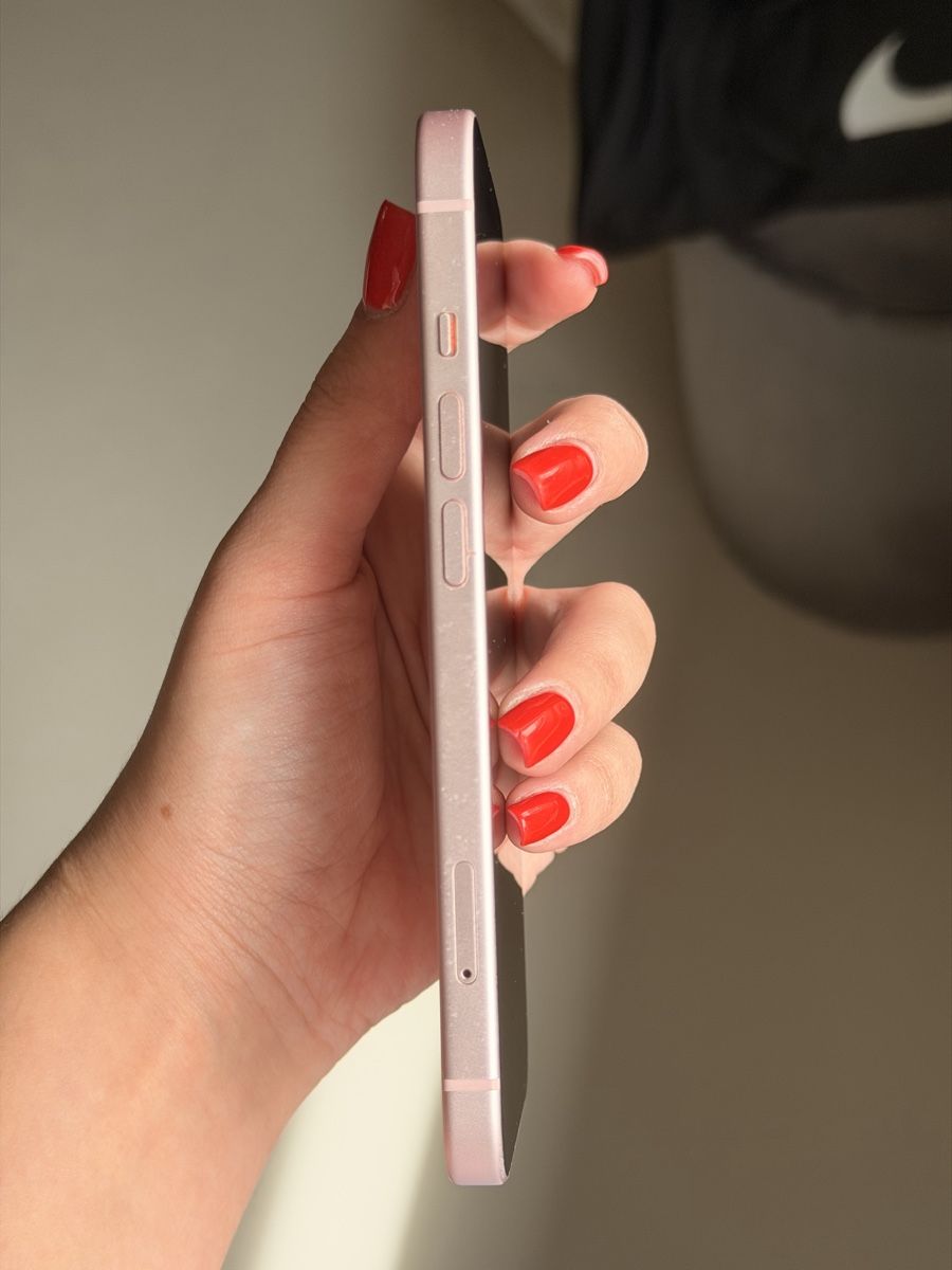 Apple Telefoni cellulari / Smartphones: iPhone 15 – Usato da St. Moritz venduto da mar_zq7j 4